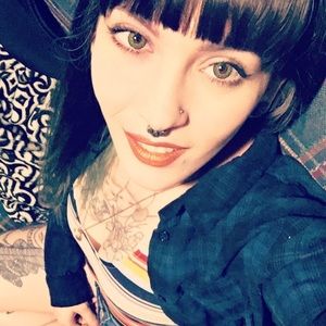 Meet your Posher, Cristina